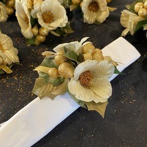 Set of 12 holiday napkin rings